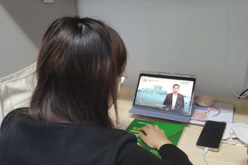 打造专属网校：选购指南